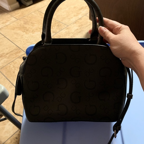 Guess Purse - Picture 2 of 9